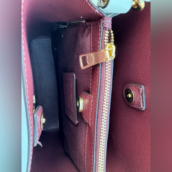 Authentic Coach Bucket Bag with matching wallet - Picture 11 of 14